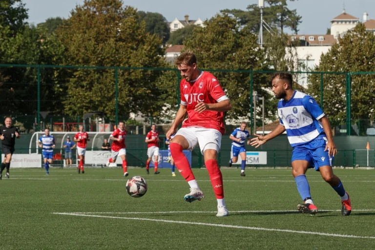 Jersey Bulls Англия кубогының алдын ала кезеңінде Erith and Belvedere командасын жеңді