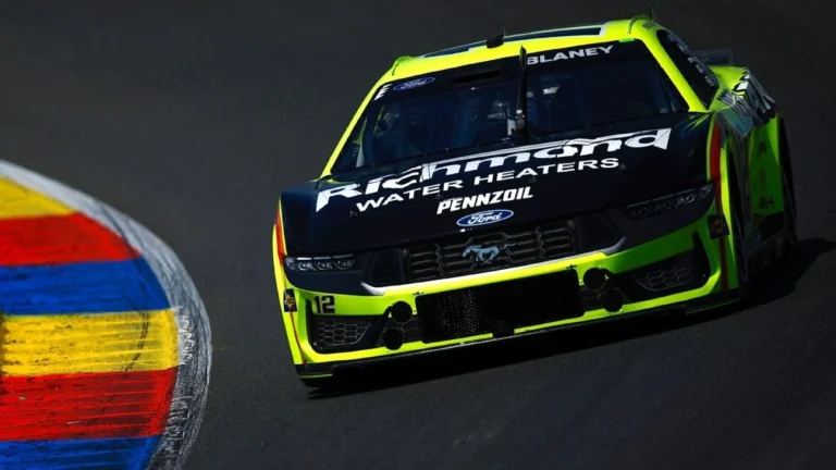 Райан Блейни опередил ван Гисбергена в квалификации NASCAR на Уоткинс-Глен