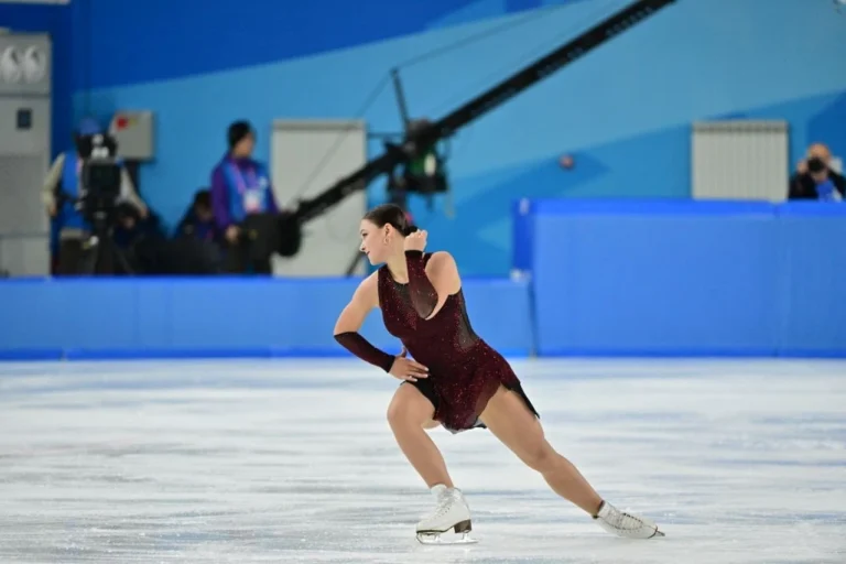 Софья Самоделкина заняла второе место в короткой программе на турнире в США