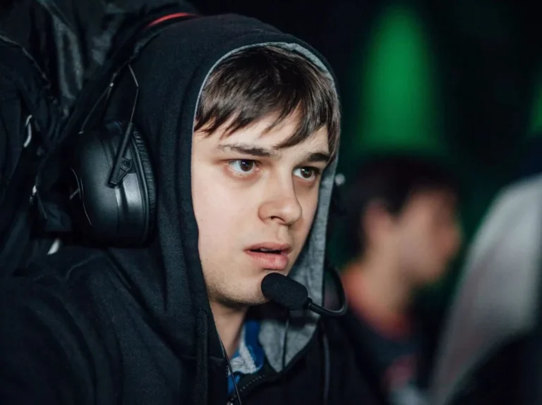 Бывший киберспортсмен Dota 2 устроил драку в интернет-кафе Дублина