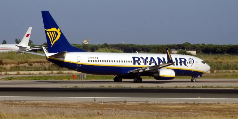 Ryanair пошутил над финансовыми проблемами Барселоны