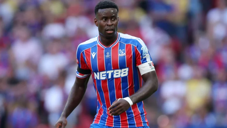 Liverpool Crystal Palace капитаны Марк Гуэимен келіссөздер жүргізуде