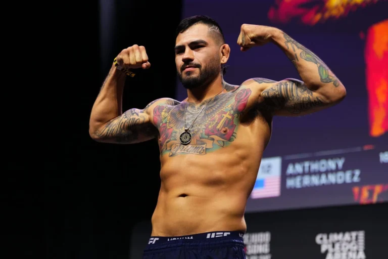 Седьмой номер UFC бросил вызов новому чемпиону Хамзату Чимаеву