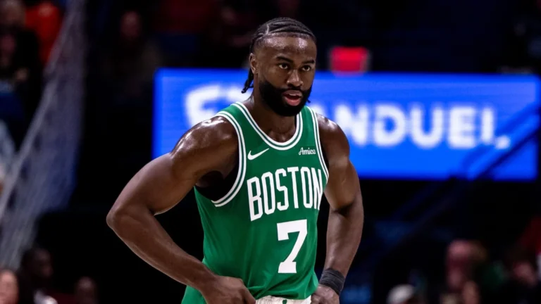 NBA аңызы Джейлен Браунның көшбасшылық қабілетіне күмән келтірді
