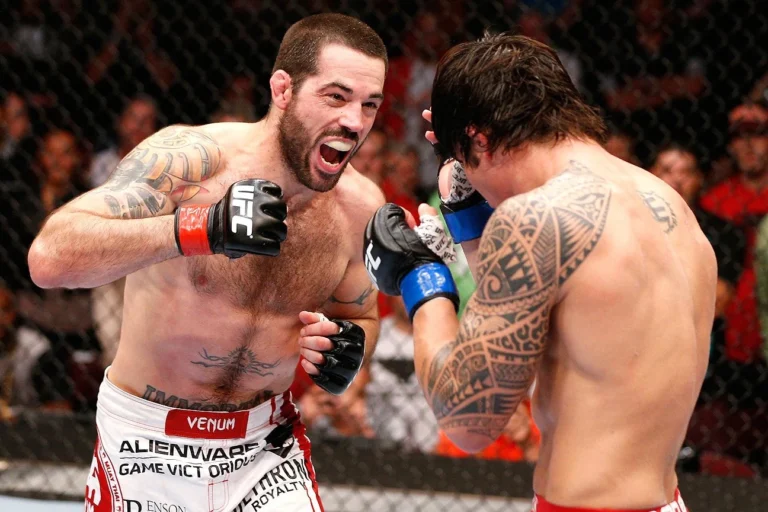 Мэтт Браун объяснил скучный бой Чимаева на UFC 319
