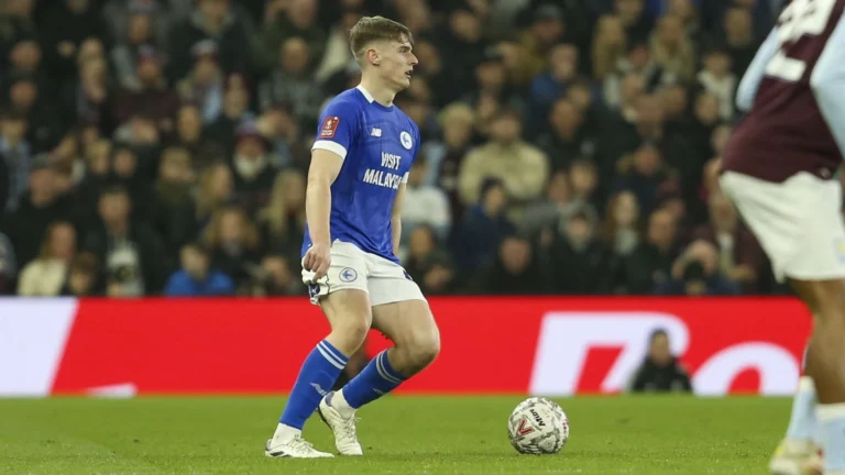 Cardiff City ведет переговоры о новом контракте с 19-летним защитником