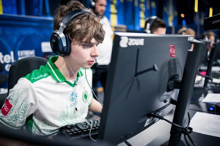 Киберспортсмен Лукин рассказал о влиянии m0NESY на его переход в Team Falcons