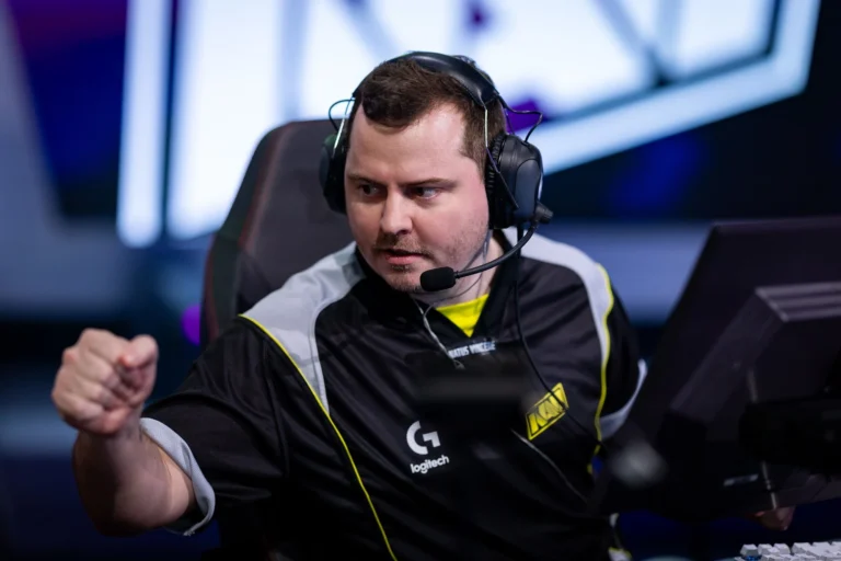 NAVI уступили GIANTX в плей-офф VALORANT Champions Tour 2025