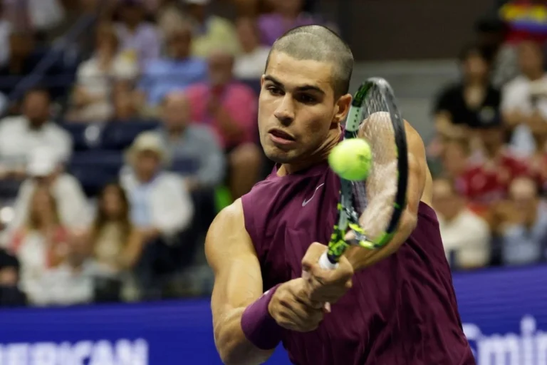 Тиафу раскритиковал новую прическу Алькараса перед US Open
