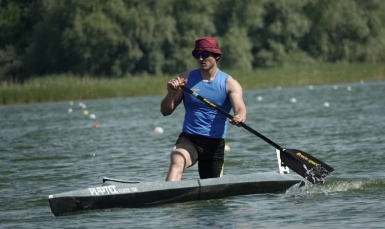 Казахстанец Сергей Емельянов вышел в финал чемпионата мира по гребле