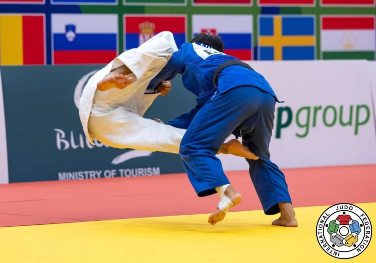 Два казахстанских дзюдоиста пробились в финал чемпионата мира в Болгарии