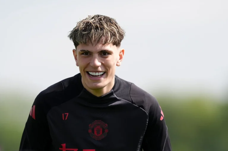 Chelsea приобрел Гарначо у Manchester United за 40 миллионов фунтов