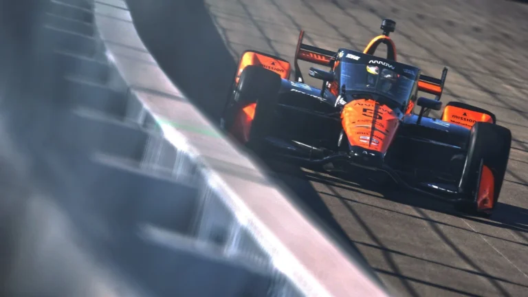 Пато О’Уорд IndyCar маусымының соңғы жарысында Нэшвиллде поулды жеңіп алды