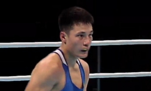 С нокаутом в четвертьфинал: казахстанский боксер мощно стартовал на чемпионате Азии