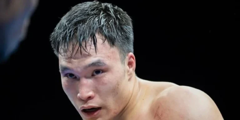 WBC Grand Prix: Қазақстандық боксшы ширек финалда жеңілді