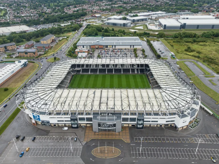 Derby County продолжает терять очки на последних минутах матчей