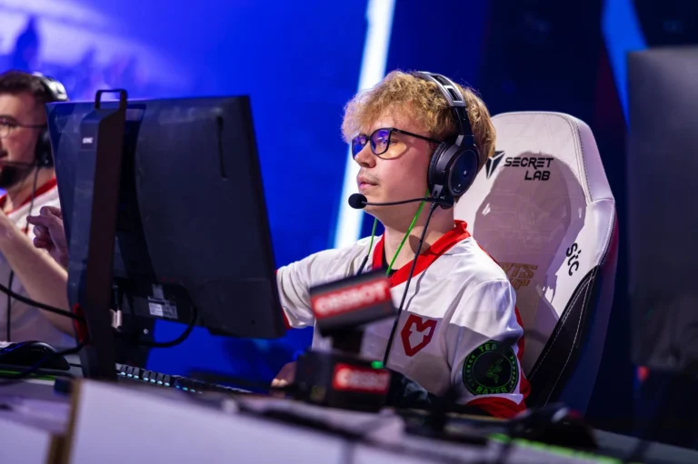 MOUZ және FURIA BLAST Open London 2025 іріктеу финалында кездеседі