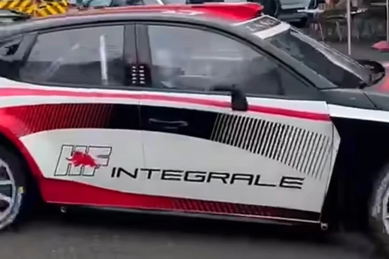 Lancia WRC-ге оралу үшін жаңа ралли көлігін сынақтан өткізуде