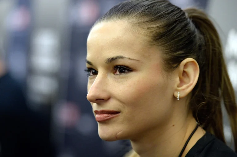 Боец UFC Марина Мороз дисквалифицирована на год из-за допинга