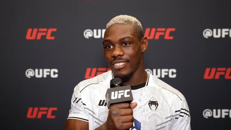 Болажи Оки рассказал о сложностях адаптации к выступлениям в UFC
