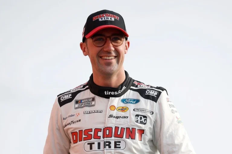 NASCAR жүргізушісі Остин Синдрик австралиялық Supercars сериясында дебют жасайды