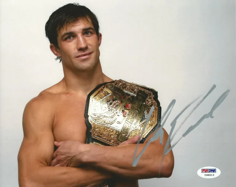 Экс-чемпион UFC Люк Рокхолд намекнул на завершение карьеры