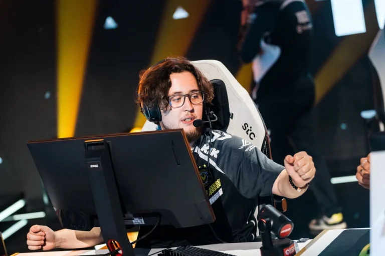 ZywOo признал превосходство эры Astralis над достижениями Vitality