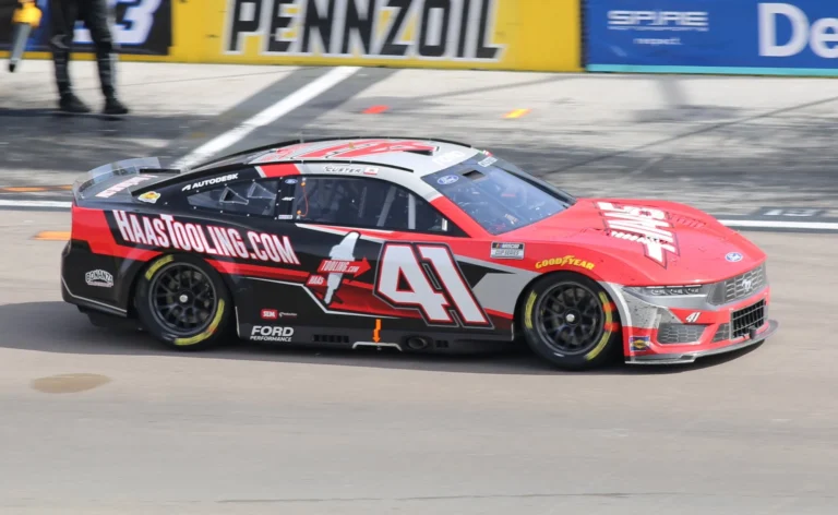 Haas командасы NASCAR-да Chevrolet-пен қайта серіктестікке оралады