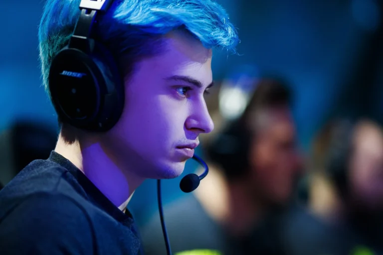 Стример Dota 2 RAMZES666 рассказал о первом прыжке с парашютом