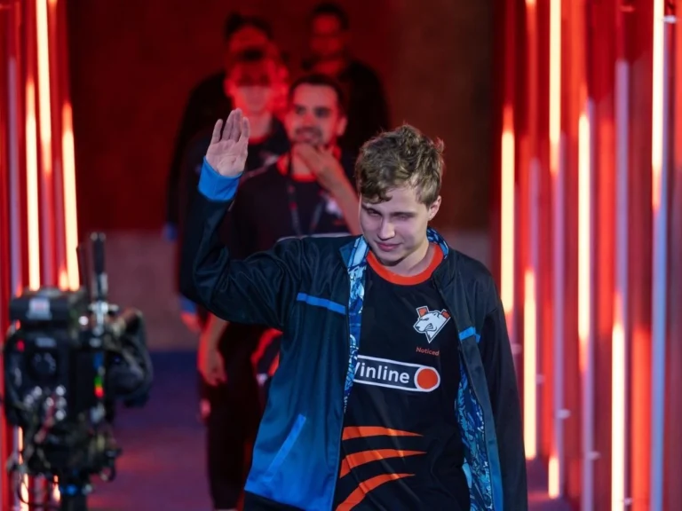 Игрок Virtus.pro составил рейтинг героев поддержки в Dota 2
