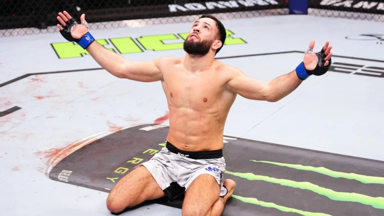 Имавов после победы на UFC Paris заявил о готовности к бою с Чимаевым