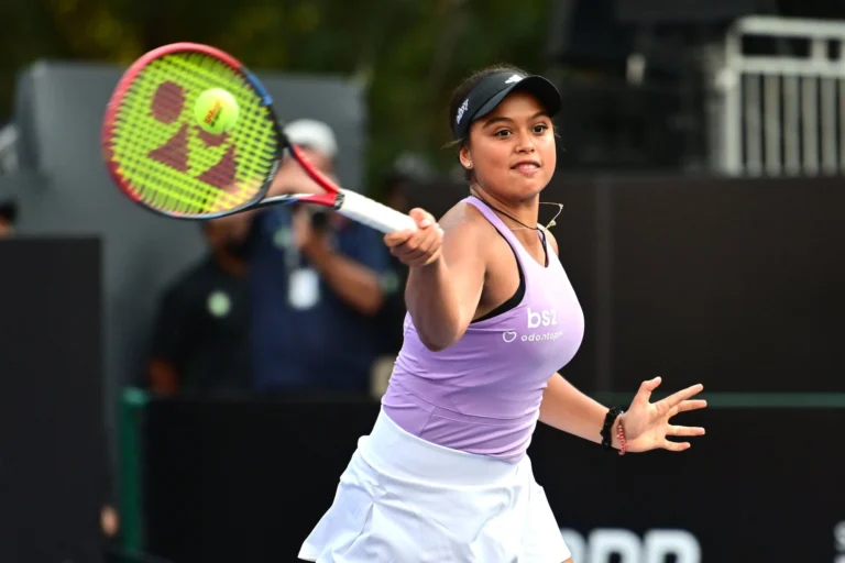 15-летняя теннисистка впервые в истории выиграла матч основной сетки WTA
