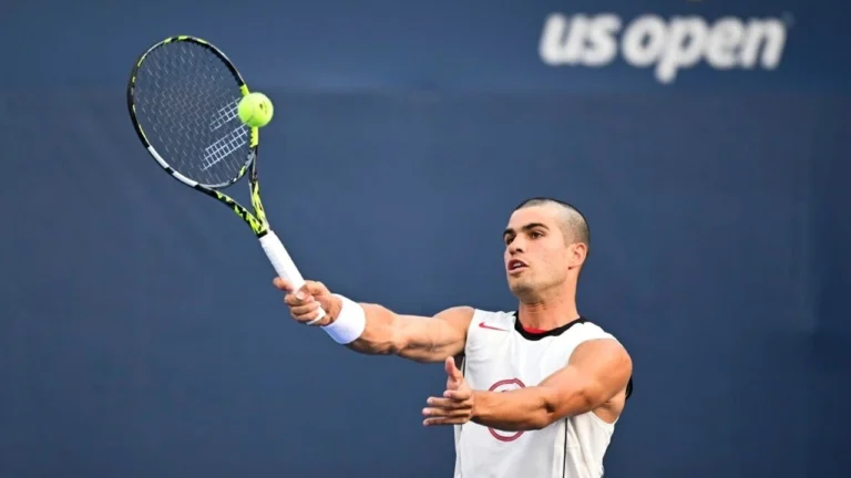 Первая ракетка мира Алькарас радикально сменил имидж после US Open