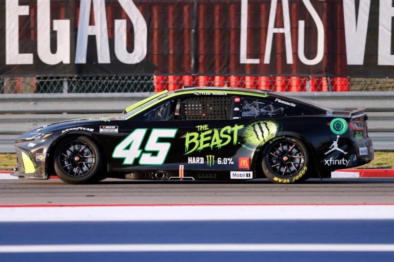 NASCAR жарыстан кейін топыраққа шығуға тыйым салды