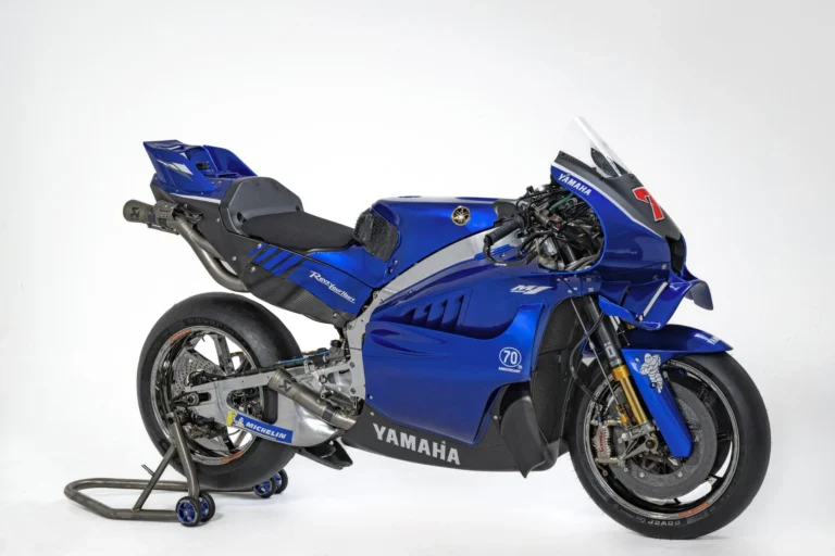 Yamaha Мизанода V4 қозғалтқышы бар жаңа MotoGP прототипін таныстырды