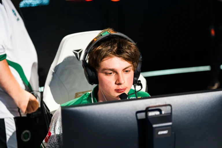 M0NESY рассказал о доминирующей победе Team Falcons над Virtus.pro