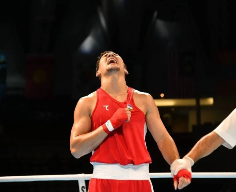 Узбекский олимпийский чемпион взял золото на чемпионате мира по боксу в Ливерпуле