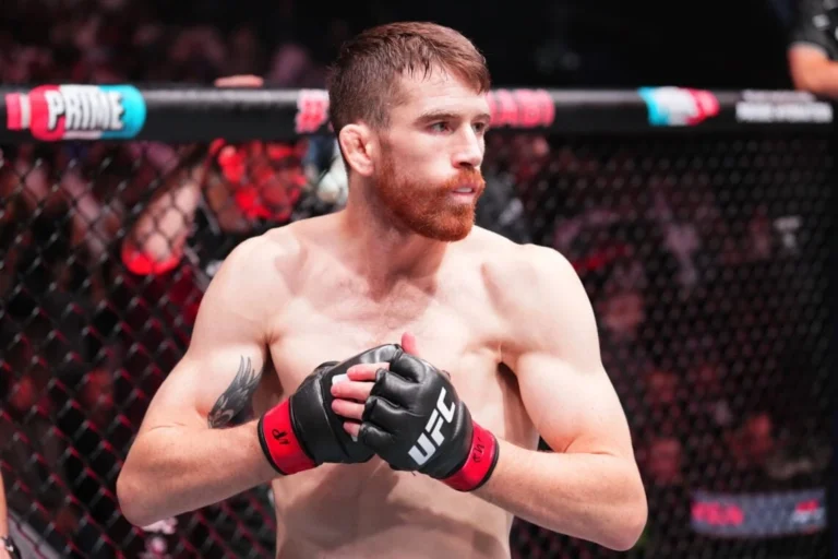 Кори Сэндхаген UFC 320 титулдық жекпе-жекке дайындық туралы айтты