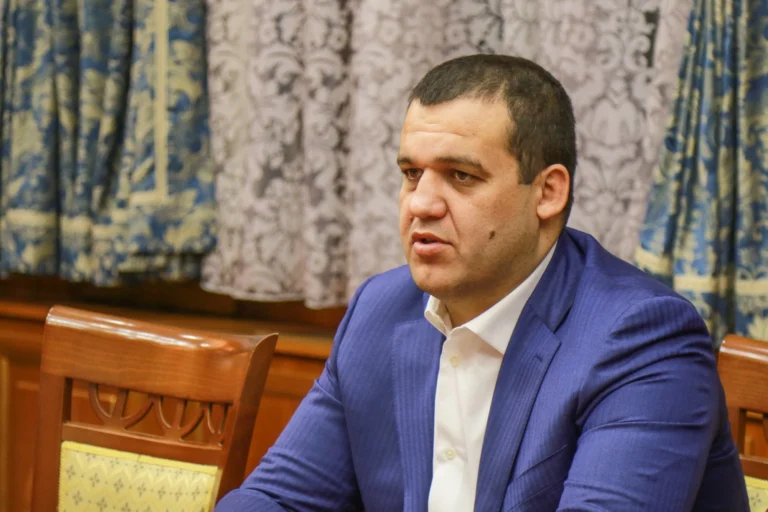 Кремлев алжирлік боксшының шеттетілу жағдайына түсініктеме берді