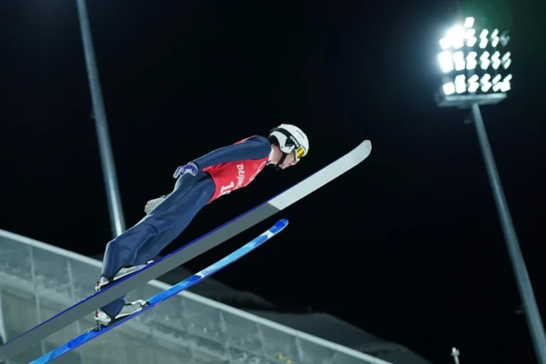 Казахстанец Данил Васильев выиграл серебро на этапе Кубка FIS в Германии