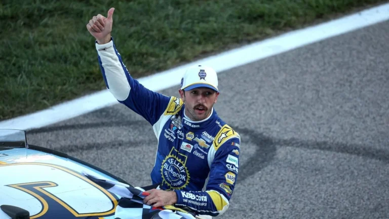 Чейз Эллиотт Канзастағы жеңісінен кейін NASCAR-дың келесі кезеңіне өтуін қамтамасыз етті