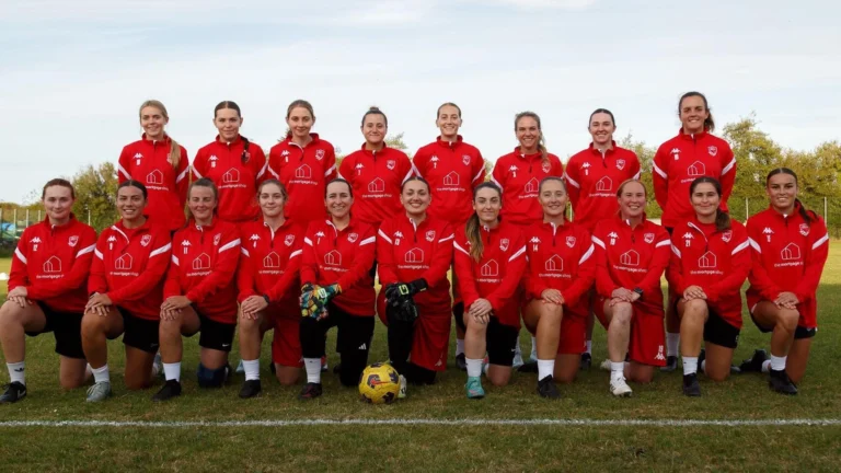 Jersey Bulls разгромили Ash United в женском футбольном матче