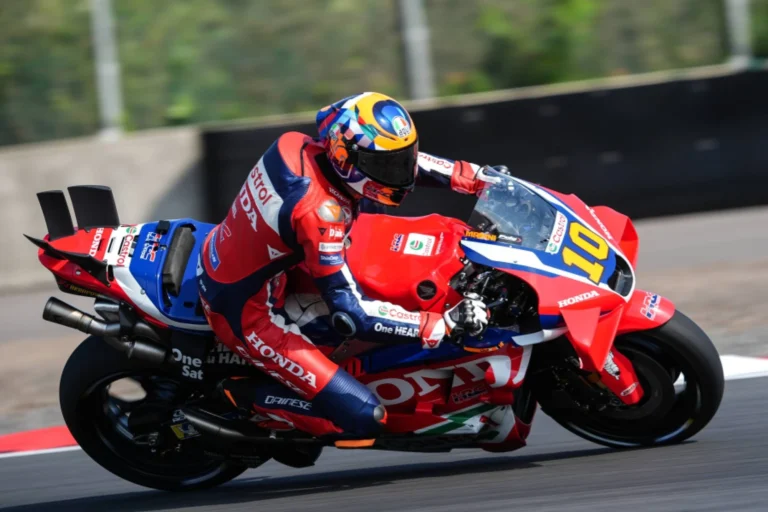 Марини и Ринс упустили шанс на подиум MotoGP в Индонезии