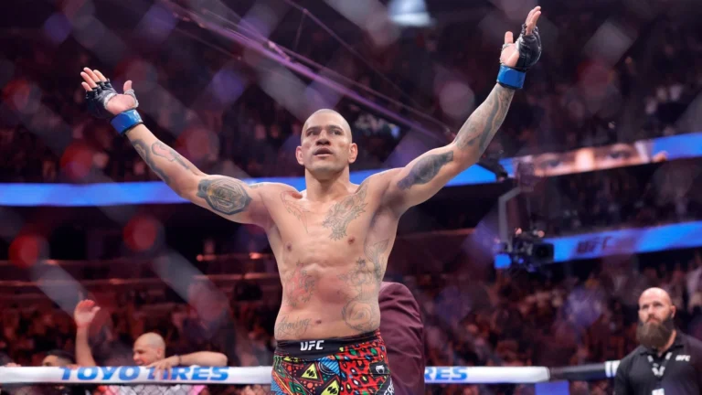 Перейра объяснил насмешки над командой Анкалаева после боя на UFC 320