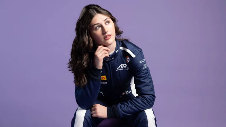 19-летняя Лиа Блок одержала первую победу в F1 Academy в Сингапуре