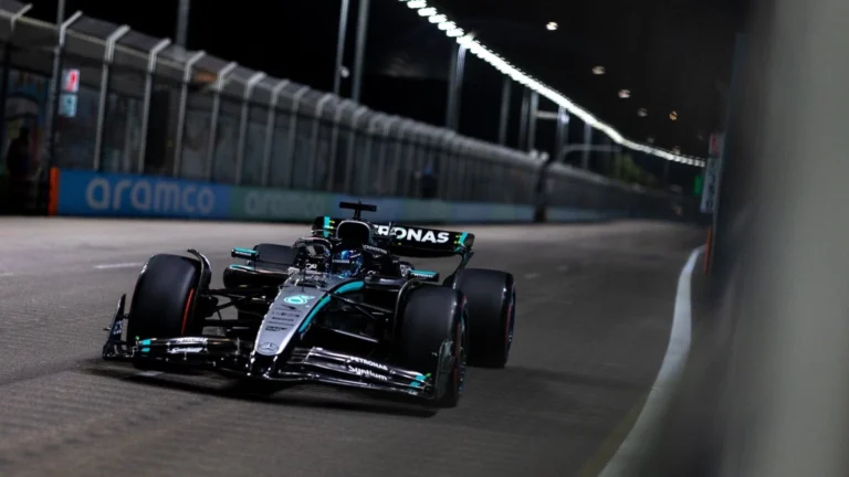 Тото Вольфф объяснил задержку с новым контрактом Расселла в Mercedes