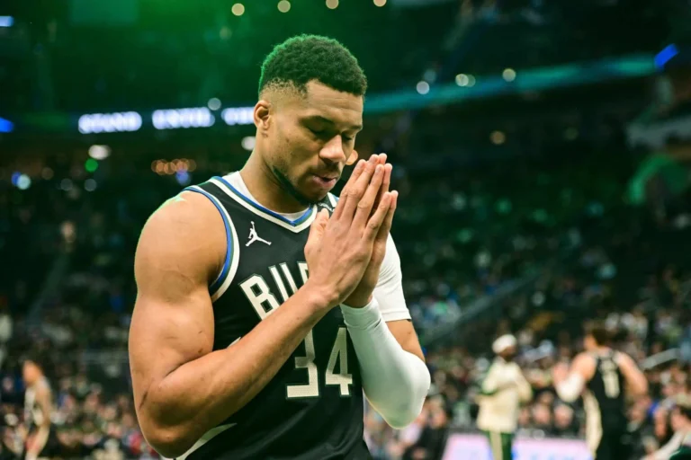 The Athletic: Адетокумбоны айырбастау туралы Милуоки мен Нью-Йорк арасындағы келіссөздер расталды