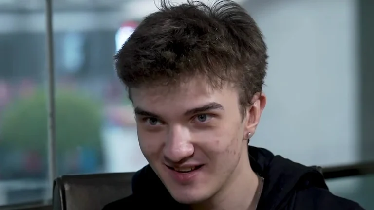 Стример ALOHADANCE Dota 2-ден психикалық мәселелер туындағанын айтты