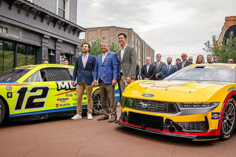 Penske командасы NASCAR плей-офф аймағынан тыс қалды
