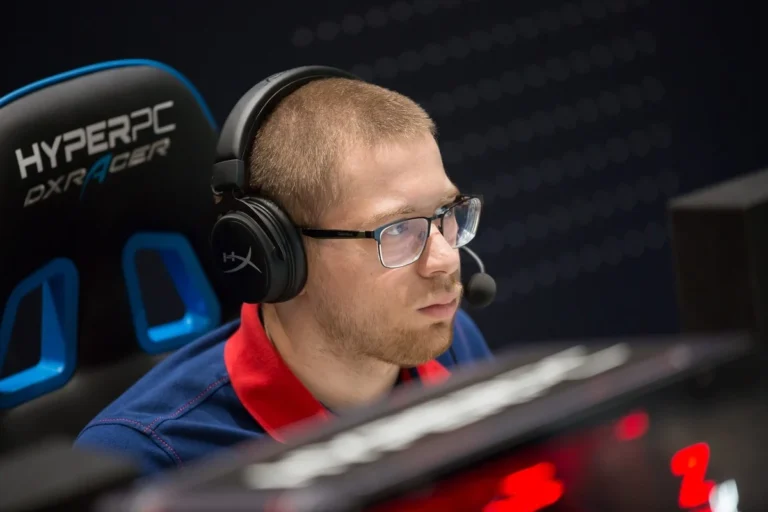 Бұрынғы Dota 2 кәсіби ойыншысы OG құрамын сынға алды